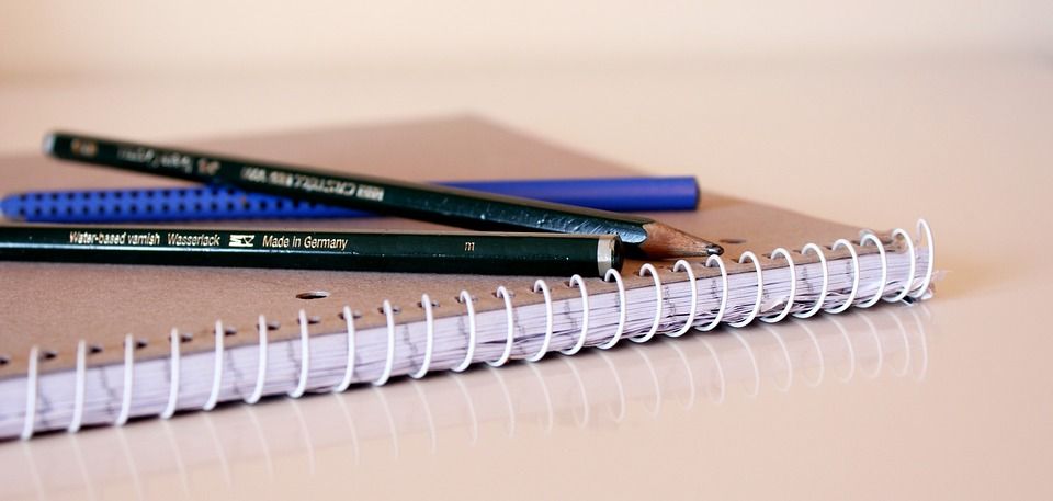 Spiral bound documents: Spiral bound documents Online printing: A4/A3/A2/A1, PDF, documents, posters, calendars, canvases, photos - FilePrint offers a wide range of free templates that you can use to create and print your documents online.